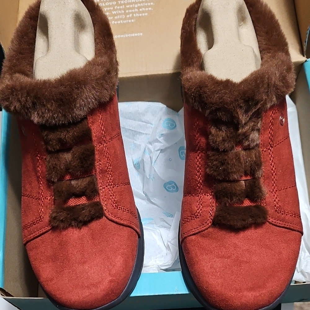 Bzees Womens Golden Cozy Faux Fur Trim Comfort Slide Slippers